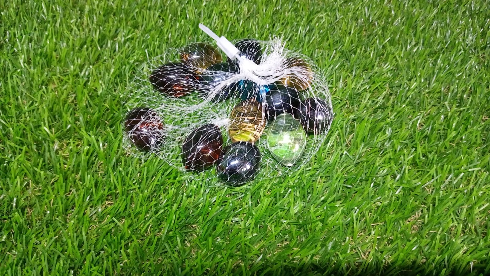 Decorative flat glass stones for aquariums Decorative flat glass stones for aquariums